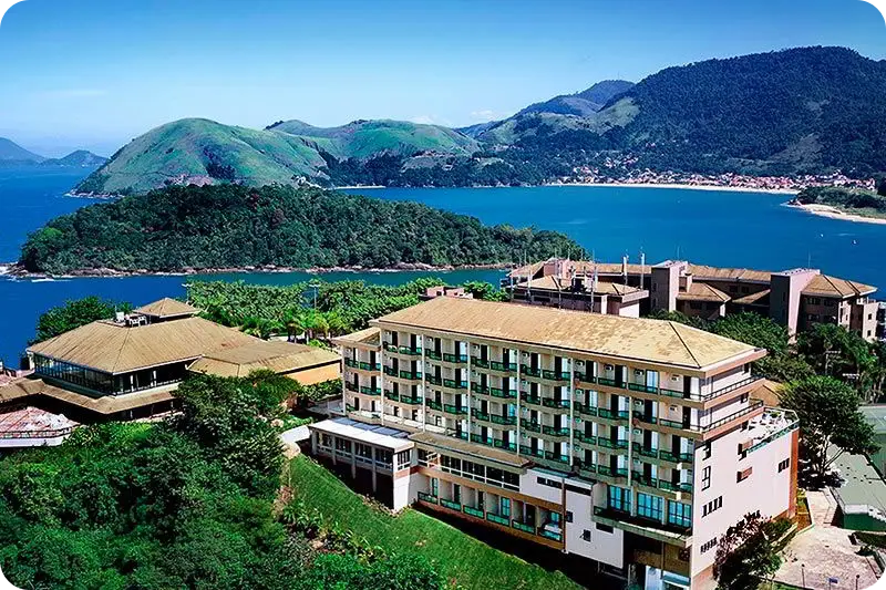 fachada-resort-frente-mar