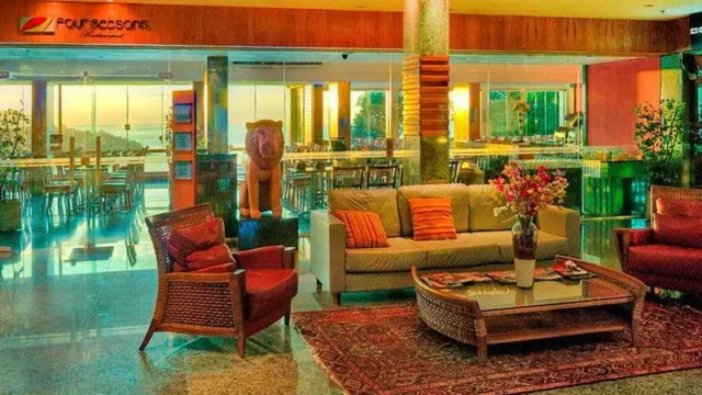 lobby-com-vista-restaurante
