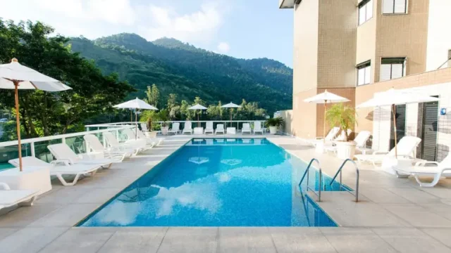 pool–v12641181